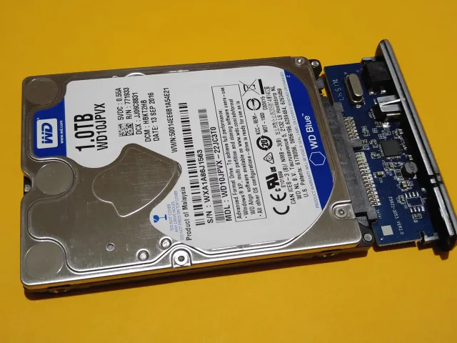Western Digital 1TB 5400rpm 8MB SATA3 és USB3 külső SATA ház (Sweex)