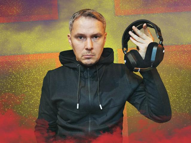 Corsair HS80 RGB Wireless Premium Gaming Headset