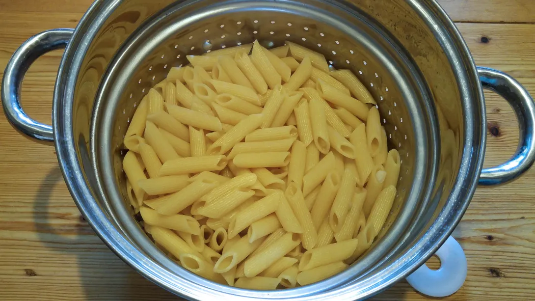 Tejszínes rakott penne darált mangalica hússal és sok sajttal