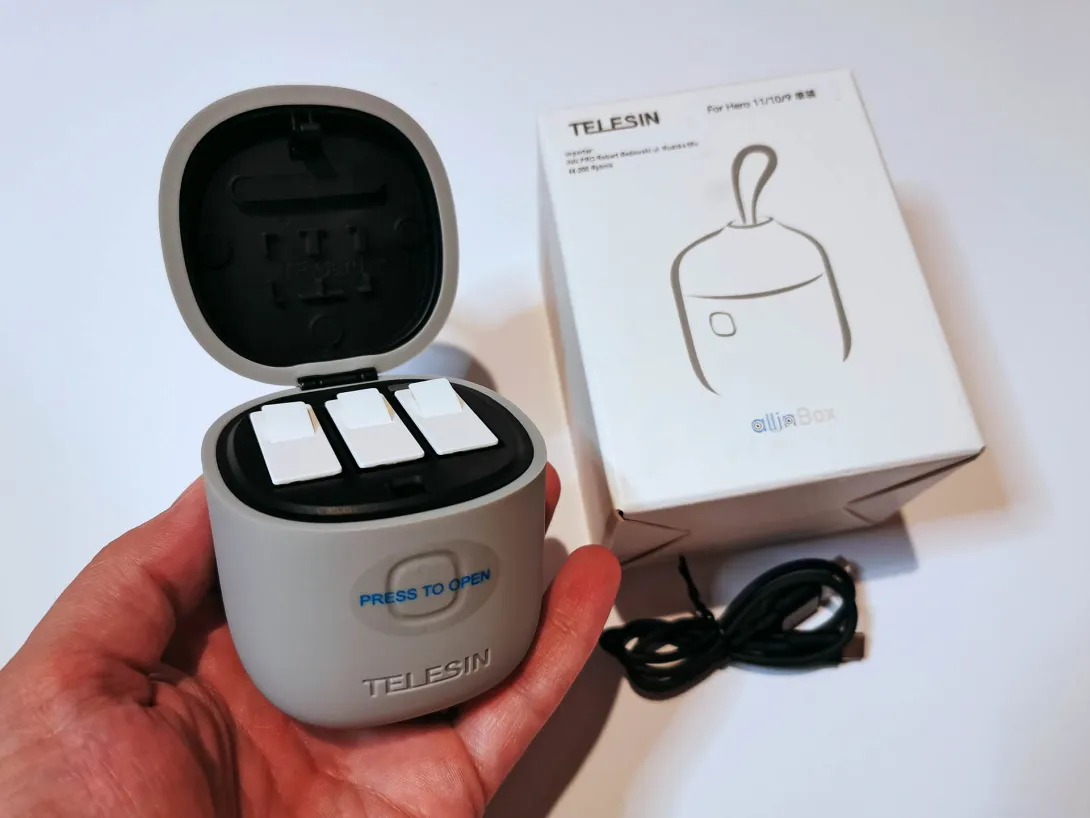 Allin box Telesin vízálló hármas töltő