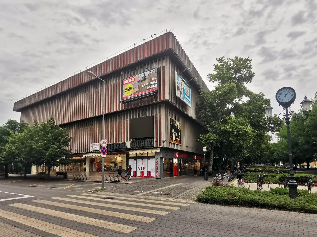 Univerzál Zrt, Békéscsaba