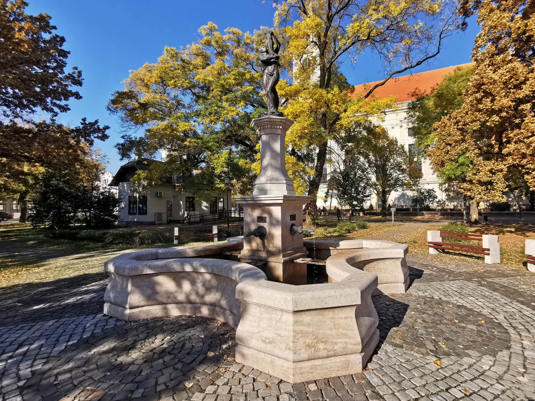 Halászlányos díszkút, Békéscsaba