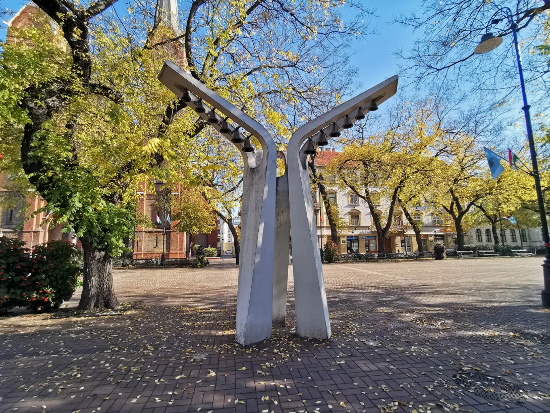 Kívánság-harangjáték szobor, Békéscsaba