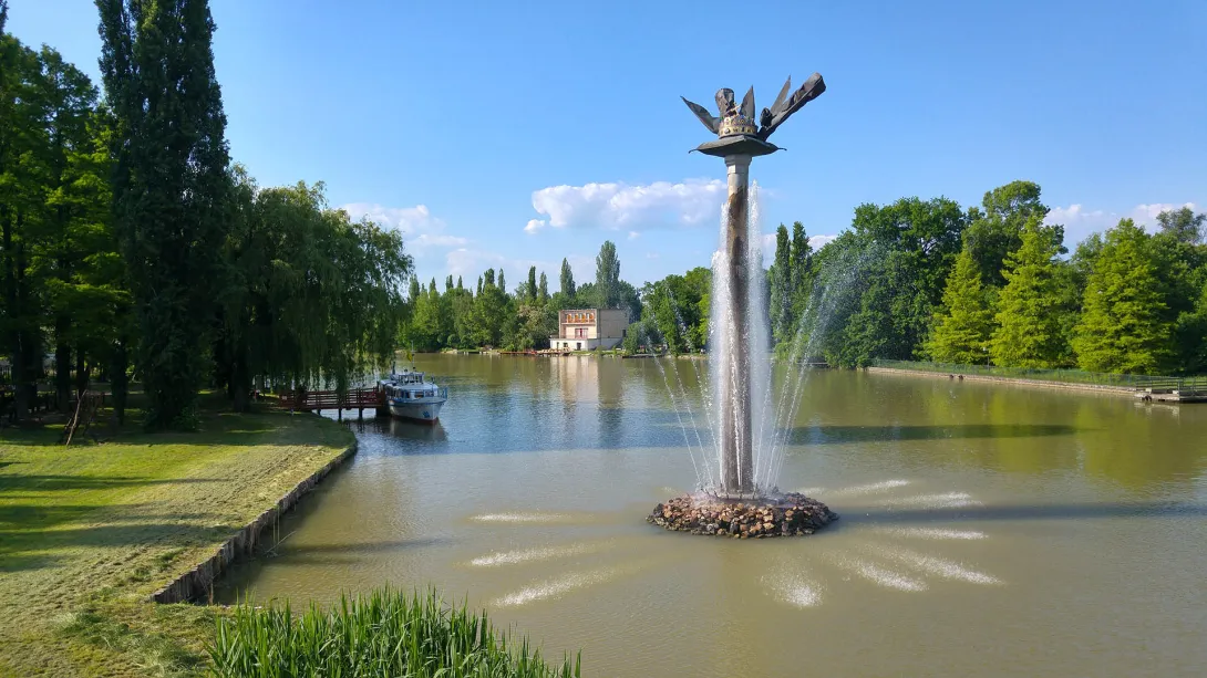 Millenniumi Emlékszobor, Szarvas