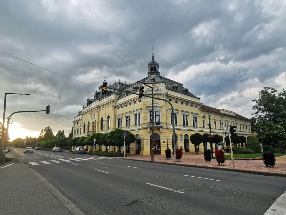 Árpád Hotel, Szarvas