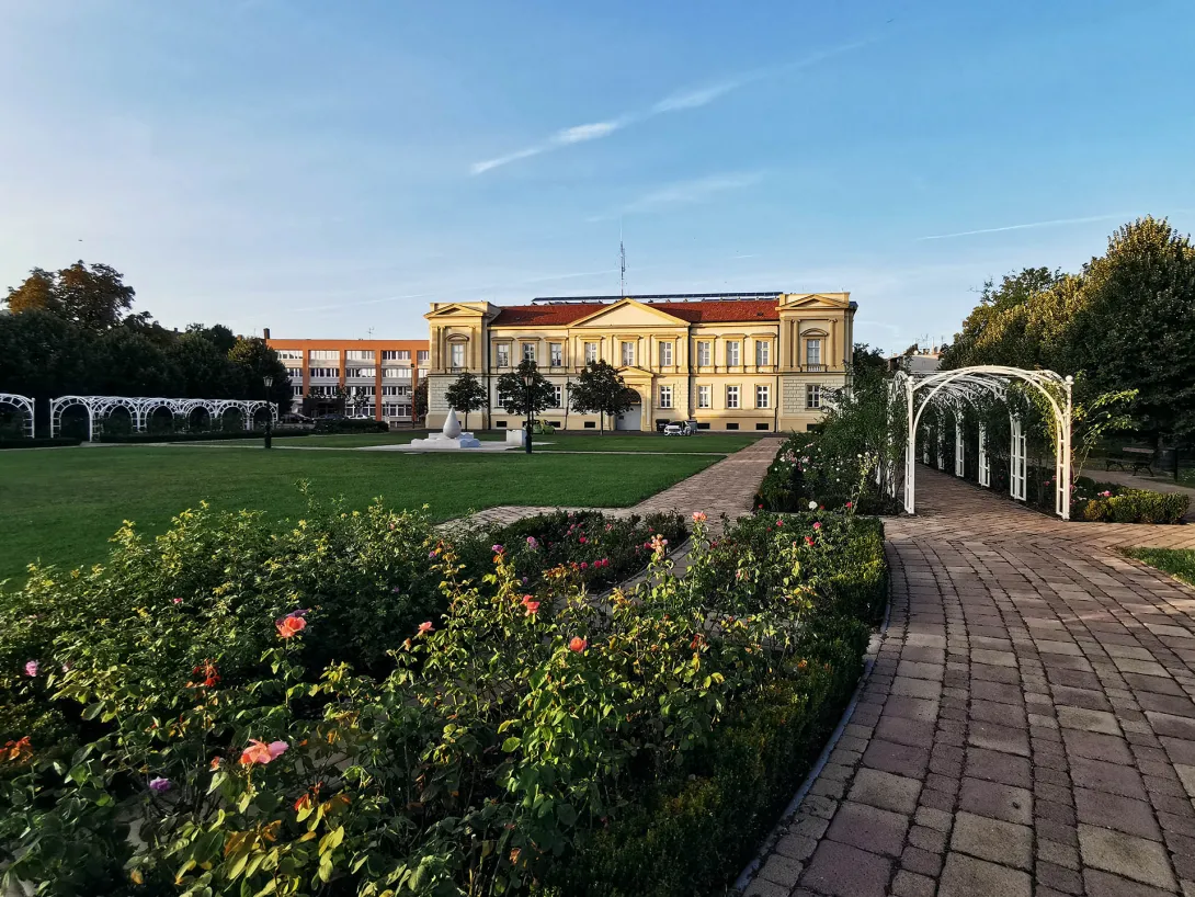 Verseghy park, Rózsakert, Szolnok