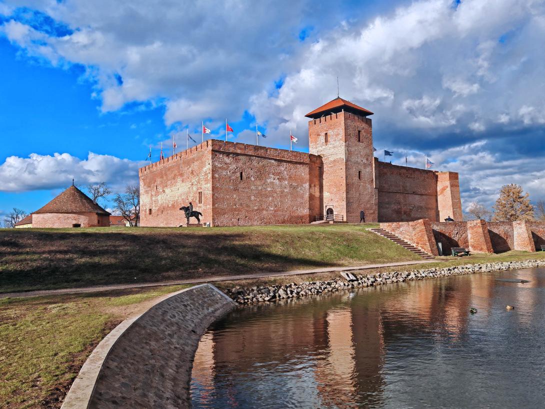 Gyulai Vár, The Medieval Gyula Castle &amp; Bastion, Gyula