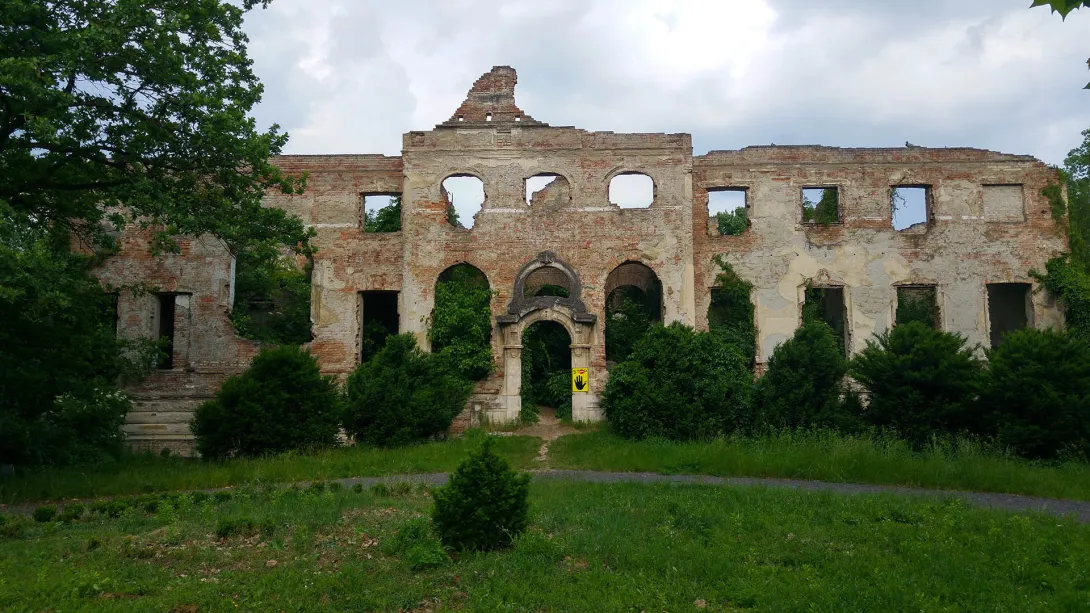 Wenckheim kastély hátsó homlokzata, Póstelek