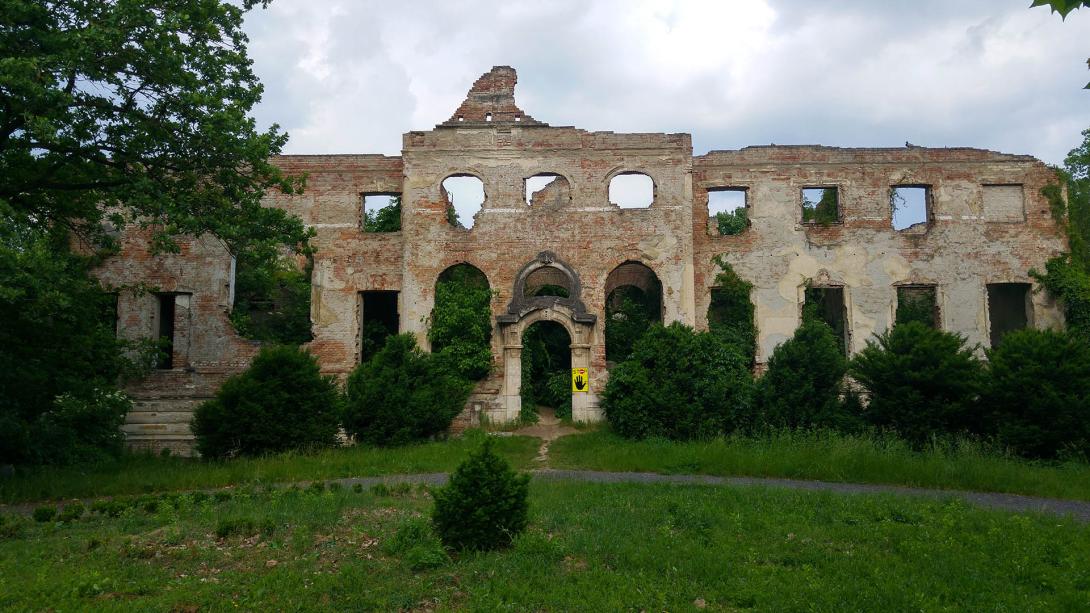 Wenckheim kastély hátsó homlokzata, Póstelek