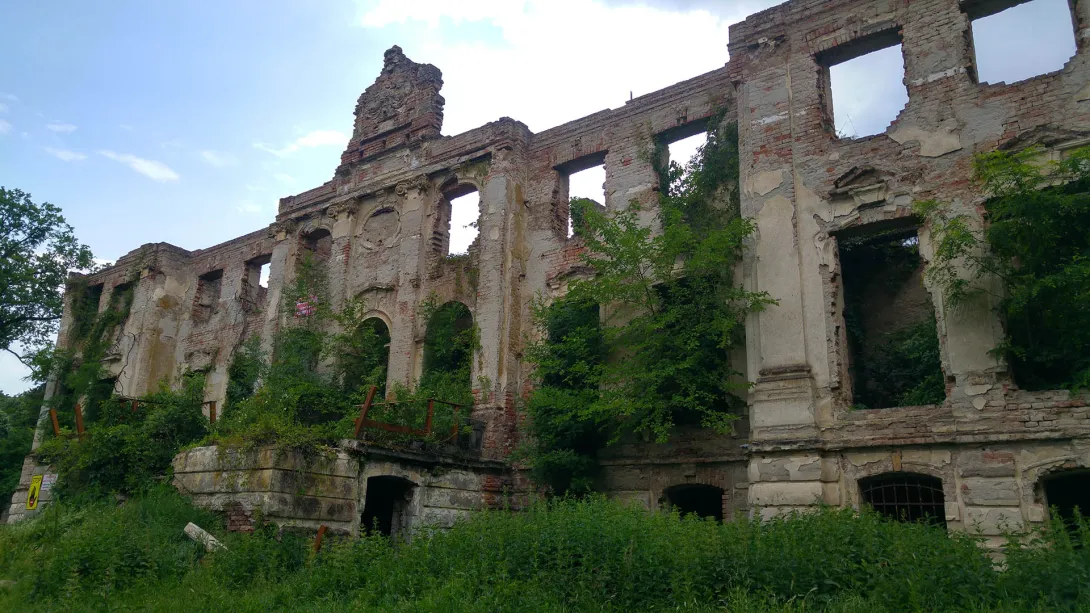 Wenckheim kastély főhomlokzata, Póstelek