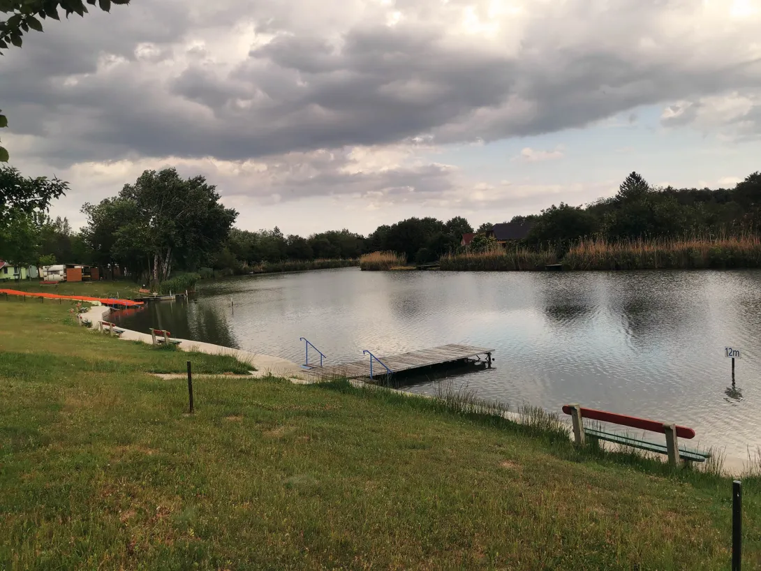 Szabadvízi strand a Templom-zugi holtág északnyugati partján