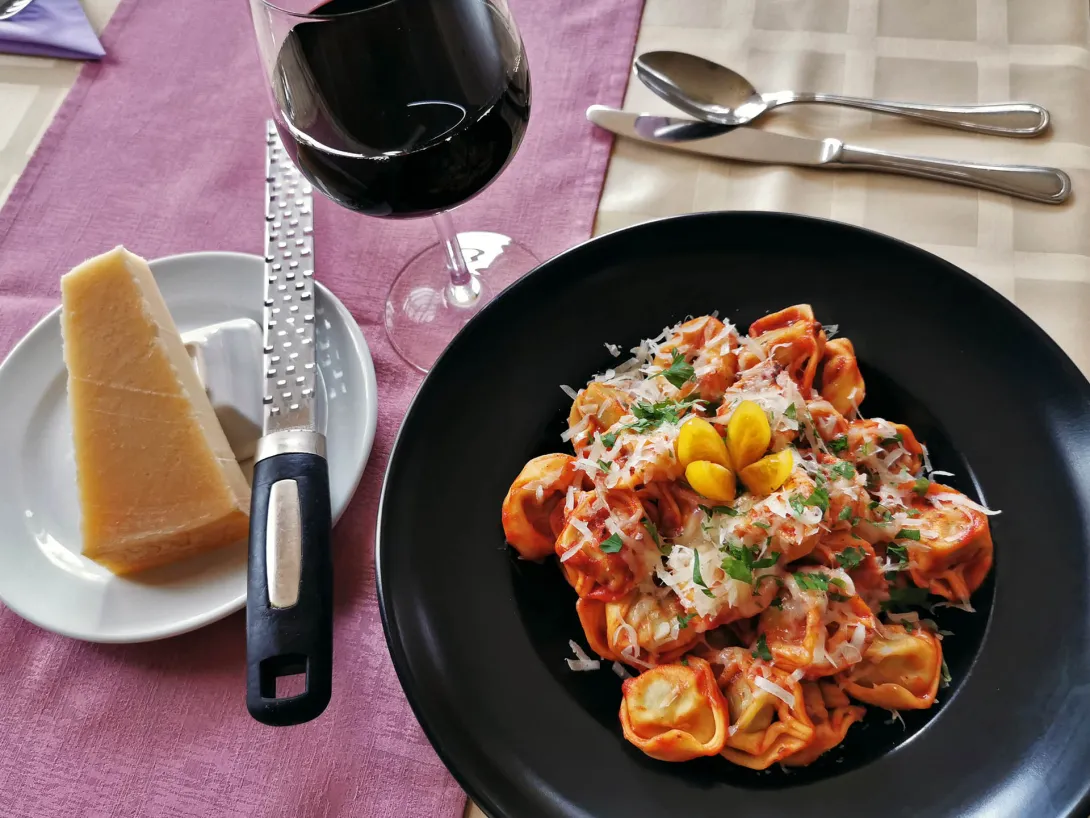 Spenótos Tortellini paradicsonos mártásban