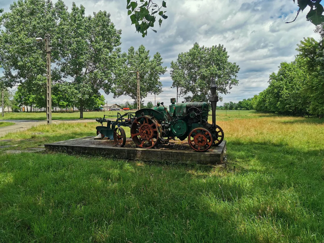 Hoffer traktor, MAVAD (Mezgé tangazdaság)