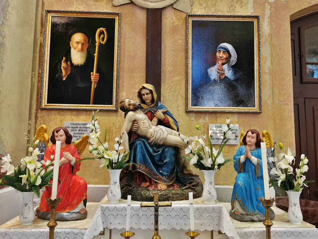 Fájdalmas Szűzanya szobor, Szent Imre Katolikus Templom, Gyomaendrőd
