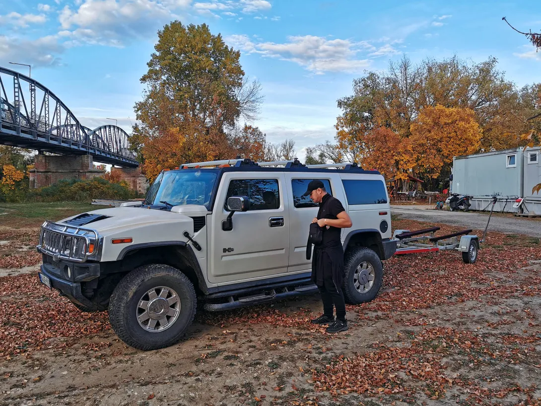 Hummer H2, Csicsergő vizitúra megállóhely és horgásztanya