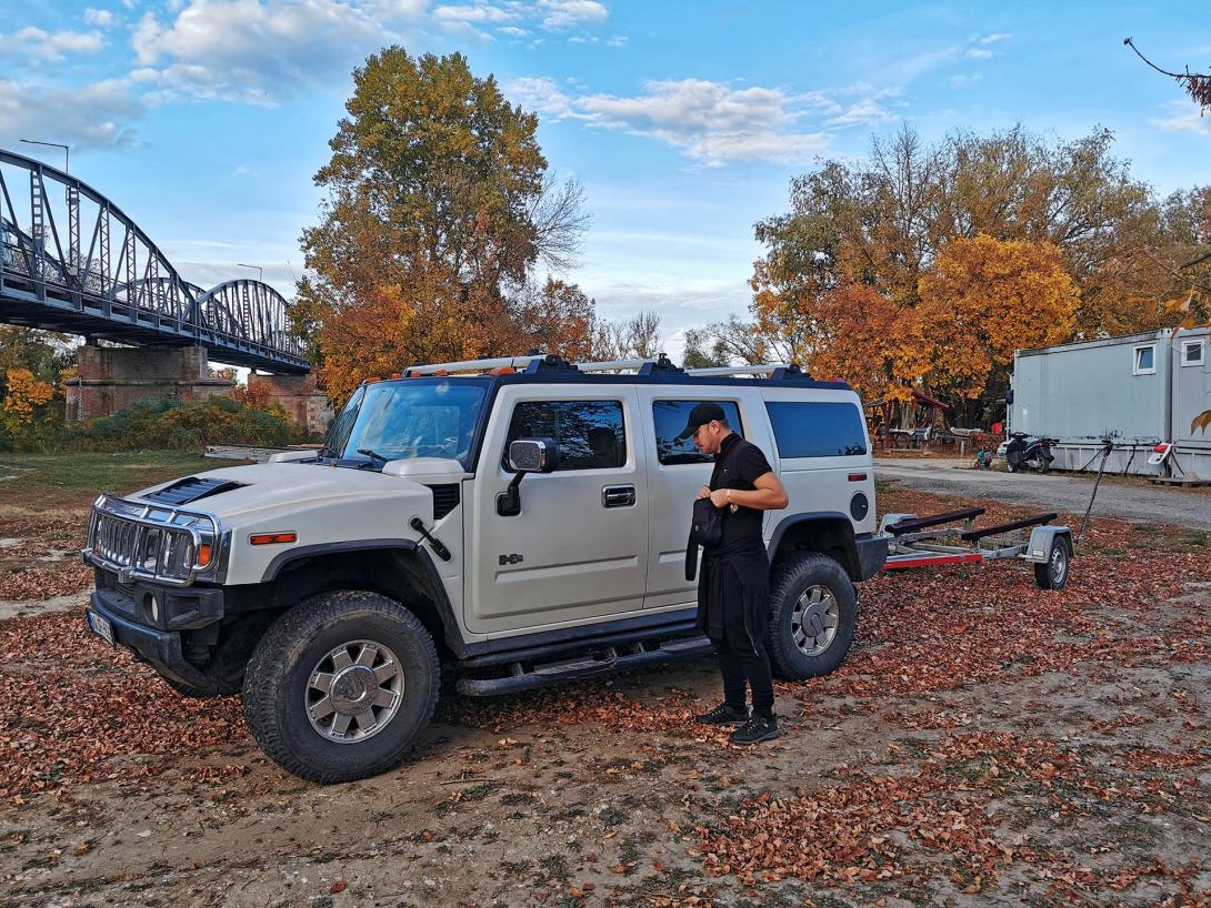 Hummer H2, Csicsergő vizitúra megállóhely és horgásztanya