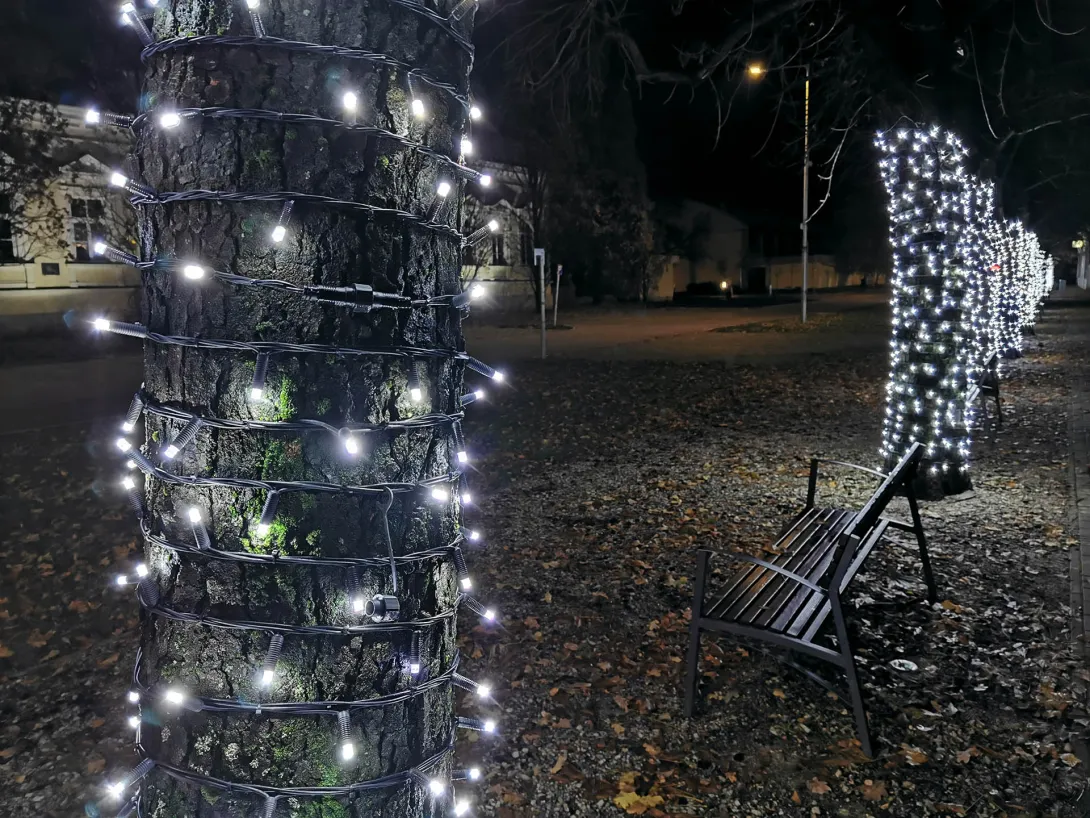 Karácsonyi díszkivilágítás, Gyomaendrőd, Gyomai rész, Sipos István sétány