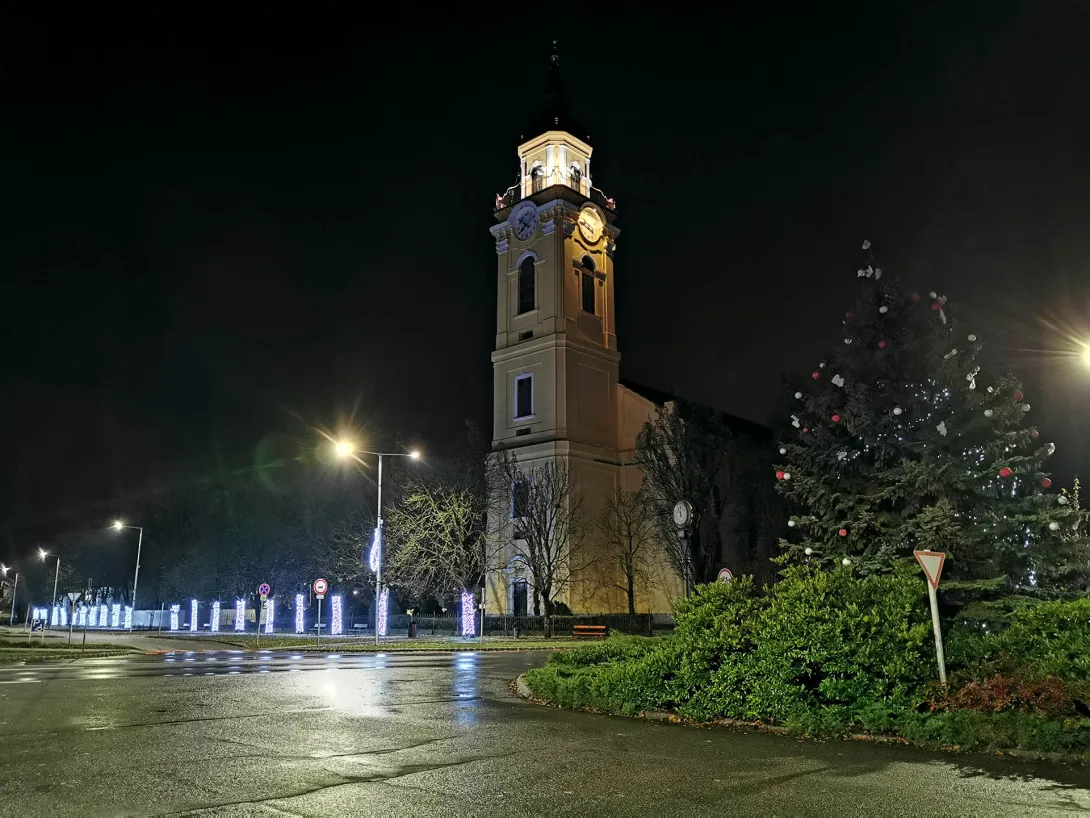 Karácsonyi díszkivilágítás, Szabadság tér, Gyomaendrőd, Gyomai rész