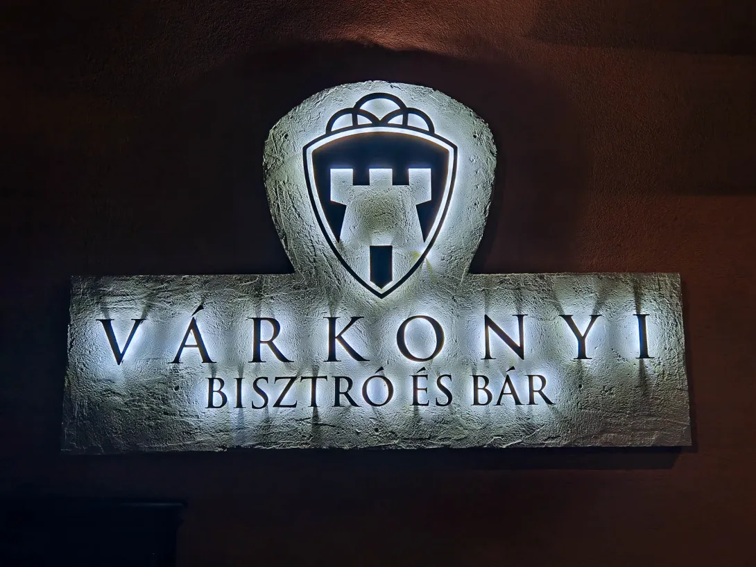 Várkonyi Bisztró és Bár, Gyula