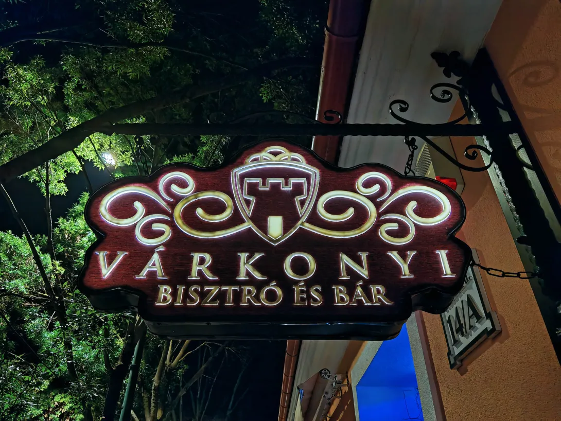 Várkonyi Bisztró és Bár, Gyula
