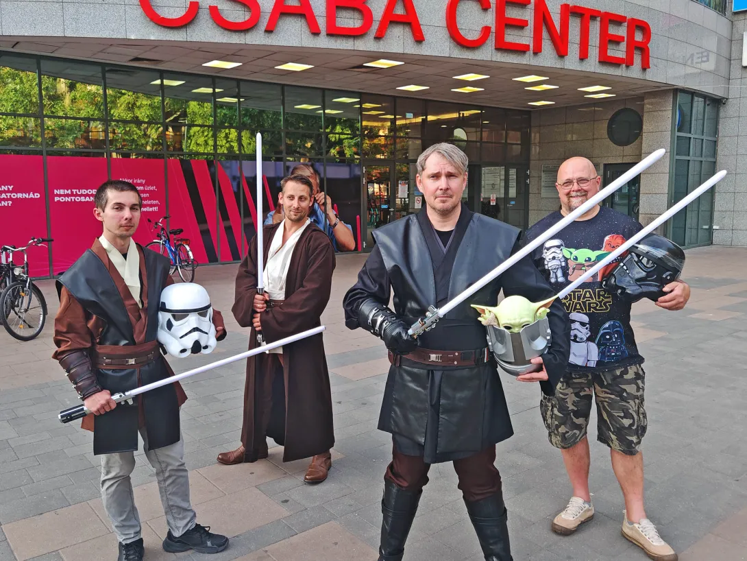 A Mandalóri és Grogu (The Mandalorian &amp; Grogu) premier a Center moziban - "Flashmob"