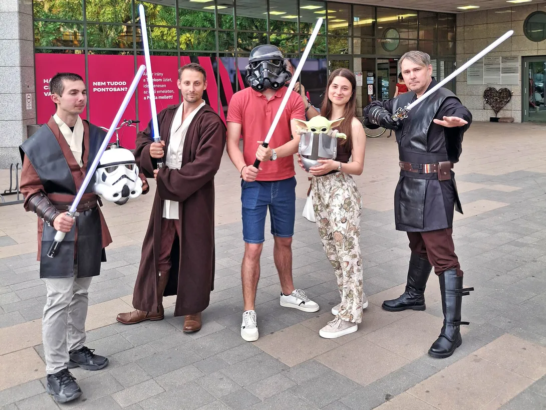A Mandalóri és Grogu (The Mandalorian &amp; Grogu) premier a Center moziban - "Flashmob"